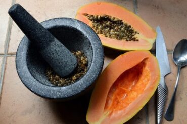 grinding-papaya-seeds